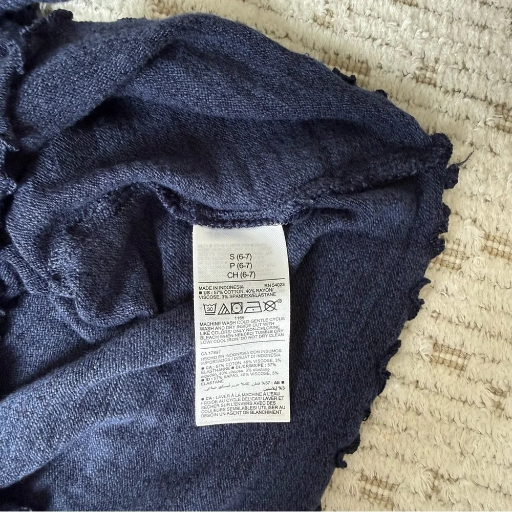 Old Navy Kids Dark Blue Long Sleeve Tee Small (6-7)